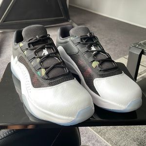 Air Jordan 11 Low